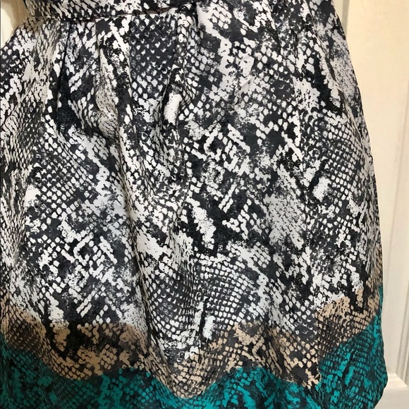 Motherhood maternity snakeprint ombré belted batwing blouse top size small - Picture 8 of 10